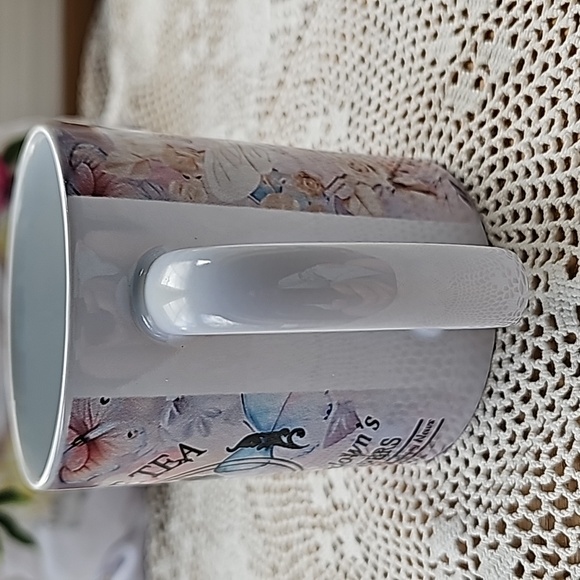 Spill the Tea Lady Whistledown's mug New - Picture 4 of 9